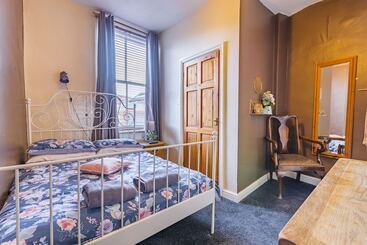 هاستل The Watergate Inn
