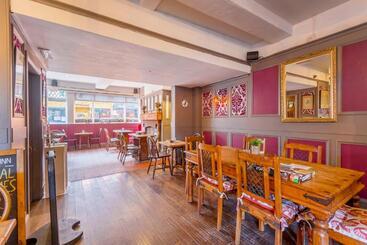 هاستل The Watergate Inn