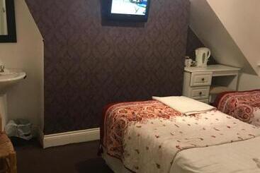 تختخواب و صبحانه Acacia Villas Guest House