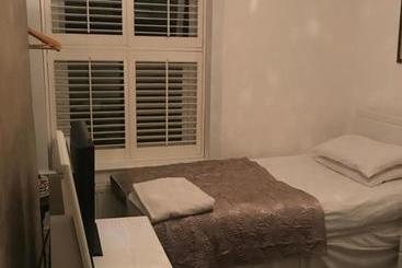 تختخواب و صبحانه Acacia Villas Guest House