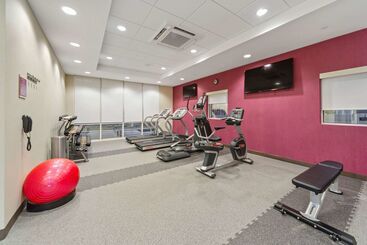 هتل Home2 Suites By Hilton Newark Airport