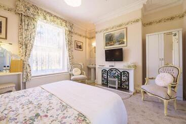 پانسیون Braemar Guest House