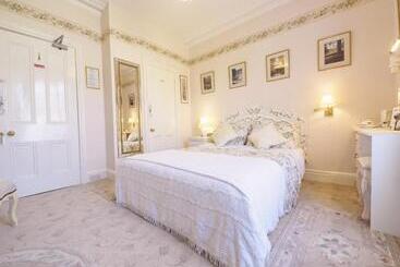 پانسیون Braemar Guest House