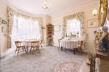 پانسیون Braemar Guest House
