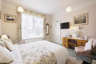 پانسیون Braemar Guest House