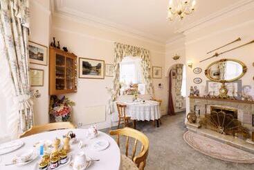 پانسیون Braemar Guest House