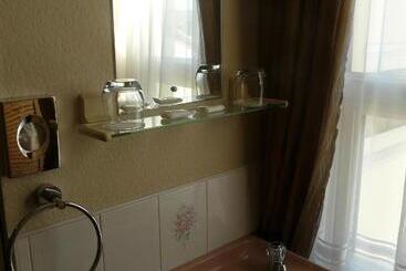پانسیون Melbourne Guest House