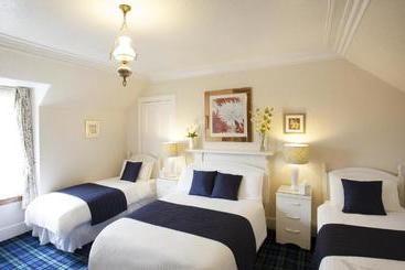 پانسیون Roseneath Guest House