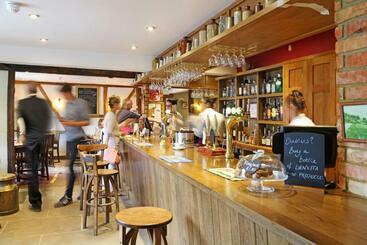 هاستل The Plough Inn