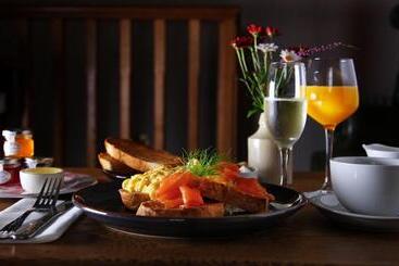 هاستل The Plough Inn