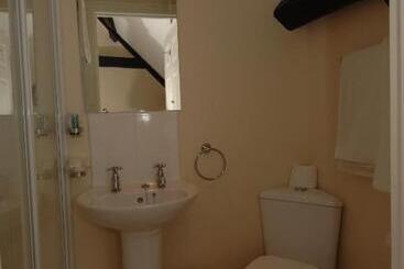 پانسیون Corncroft Guest House