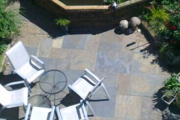 پانسیون Sunflower Lodge