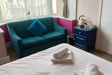 پانسیون The Bayridge Guest House