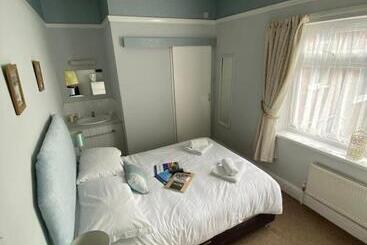 پانسیون The Bayridge Guest House