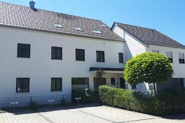 ユースホステル Gästehaus Lodermeier