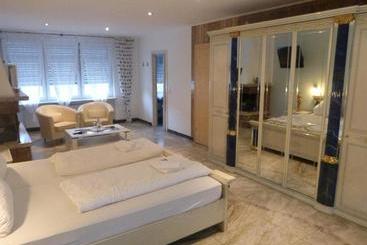 פנסיון Winzergasthof Zum Kellerstübchen