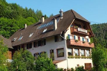 بنسيون Gasthaus Schwert