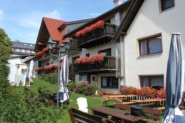 پانسیون Landgasthof Hotel Sauer