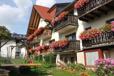 پانسیون Landgasthof Hotel Sauer