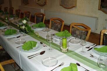پانسیون Landgasthof Hotel Sauer