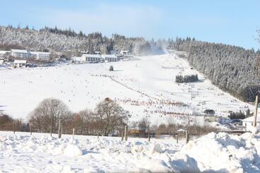 پانسیون Landgasthof Hotel Sauer