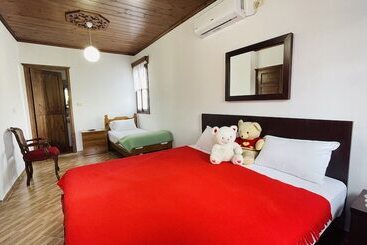 پانسیون Denis Guest House