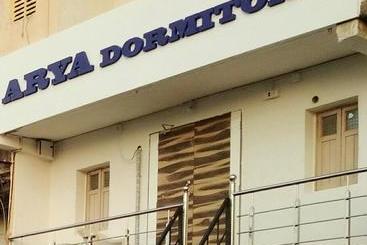 호스텔 Arya Dormitory