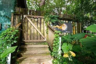 Tallahassee Sun & Moon Hostel