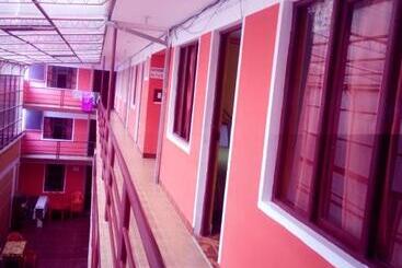 هاستل Hostal La Roca Uyuni