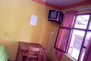 هاستل Hostal La Roca Uyuni