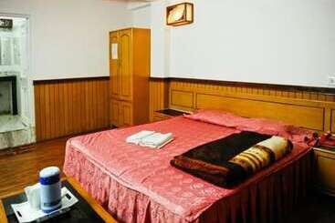 Отель Dolma Residency