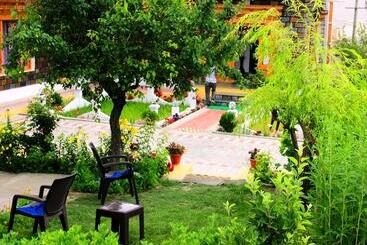 هتل Jeevanam Villa