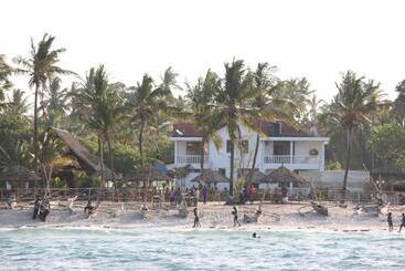 Villa Dahl Beach Resort