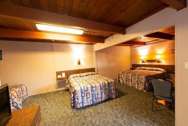 هاستل Cedar Inn