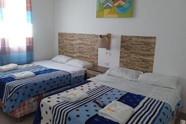 پانسیون Hostal Brisa Marina