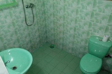 پانسیون Lizzie Villa Guest House