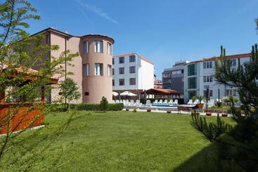 Complex Moskoyani