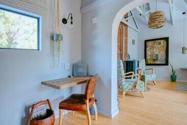 پانسیون Amour Guest House