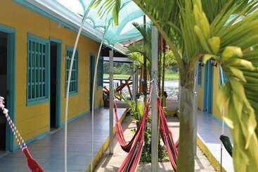 پانسیون Tortuguero Hostel & Backpackers