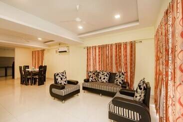 هتل Oyo 11951 Vatsala Suites