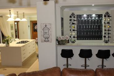 پانسیون La Barune Game Lodge