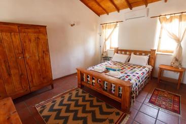 پانسیون Ionia Guest House