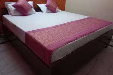 هاستل Rajdhani Inn
