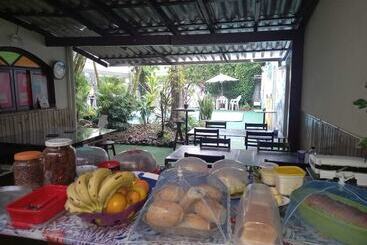 Oceanic Hostel