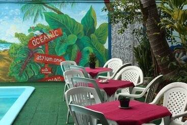 Oceanic Hostel