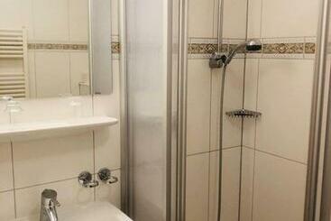 پانسیون Garni Appartement Collina