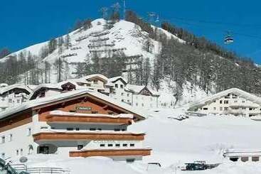 پانسیون Garni Appartement Collina