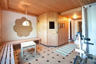 پانسیون Garni Appartement Collina