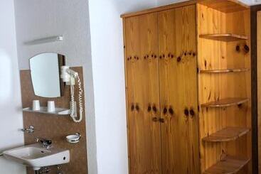 پانسیون Garni Appartement Collina