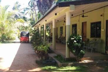 پانسیون Vasuki Guest House
